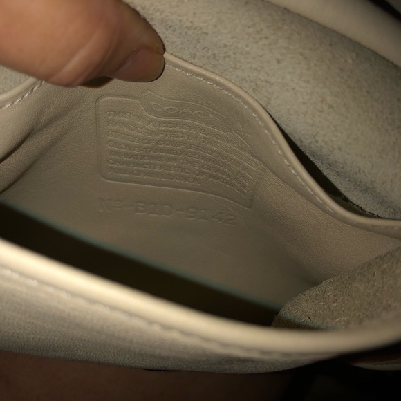 Coach Ivory / bone vintage leather crossbody purchased new over 20 yrs old - Picture 13 of 15